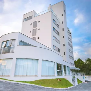Tri Hotel